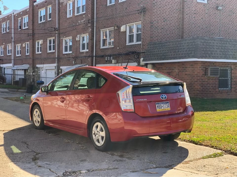 2011 Toyota Prius 3rd Gen - Image 6 of 10