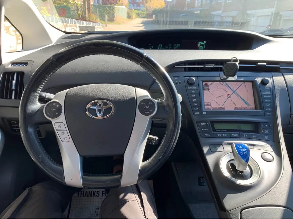 2011 Toyota Prius 3rd Gen - Image 7 of 10