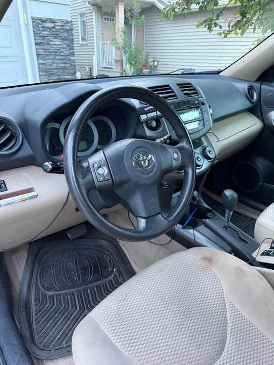 2011 Toyota RAV4 3rd Gen - Image 9 of 11