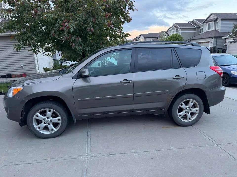 2011 Toyota RAV4 3rd Gen - Image 4 of 11