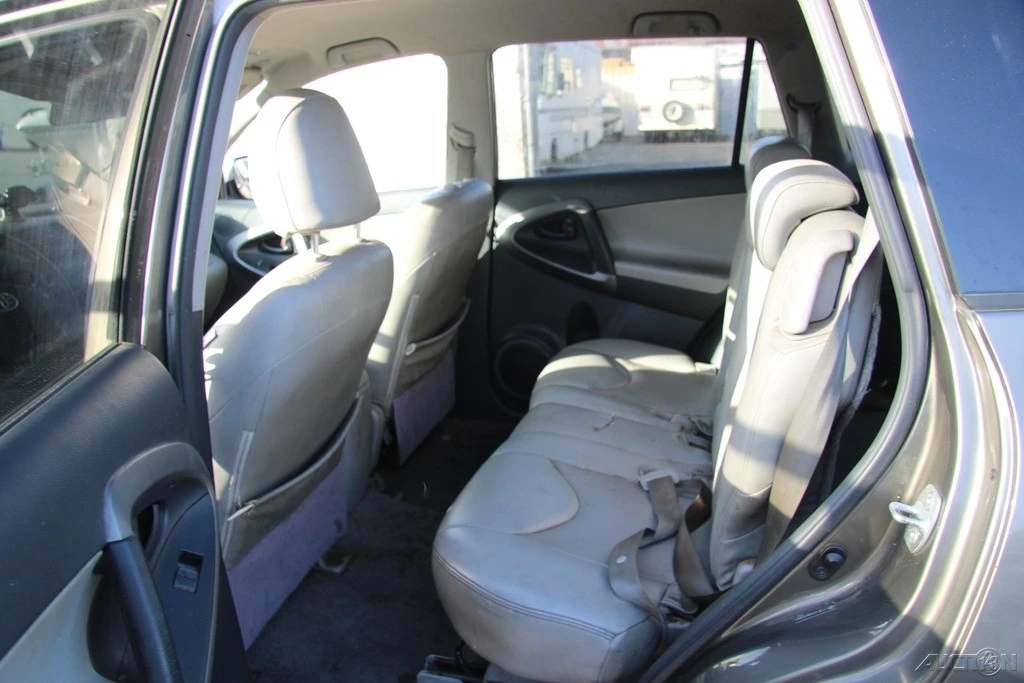 2011 Toyota RAV4 3rd Gen - Image 19 of 21