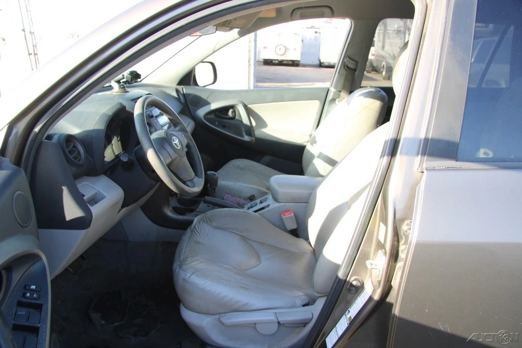 2011 Toyota RAV4 3rd Gen - Image 12 of 21