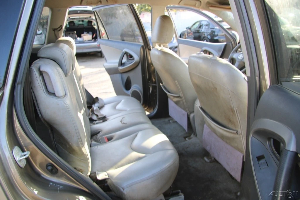 2011 Toyota RAV4 3rd Gen - Image 21 of 21