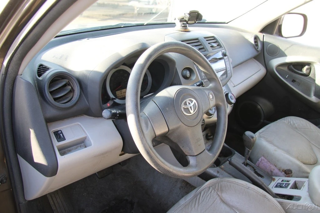 2011 Toyota RAV4 3rd Gen - Image 13 of 21