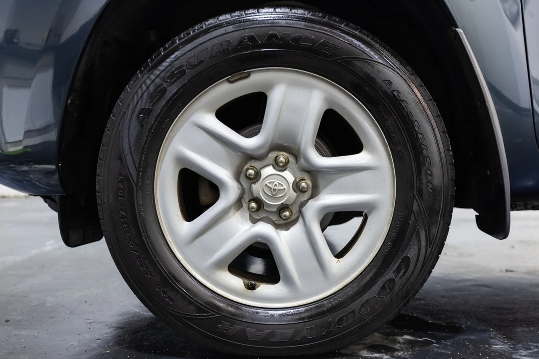 2011 Toyota RAV4 3rd Gen - Image 5 of 12
