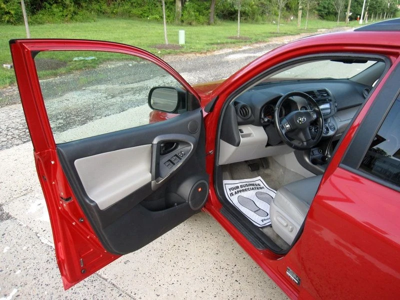 2011 Toyota RAV4 3rd Gen - Image 12 of 12