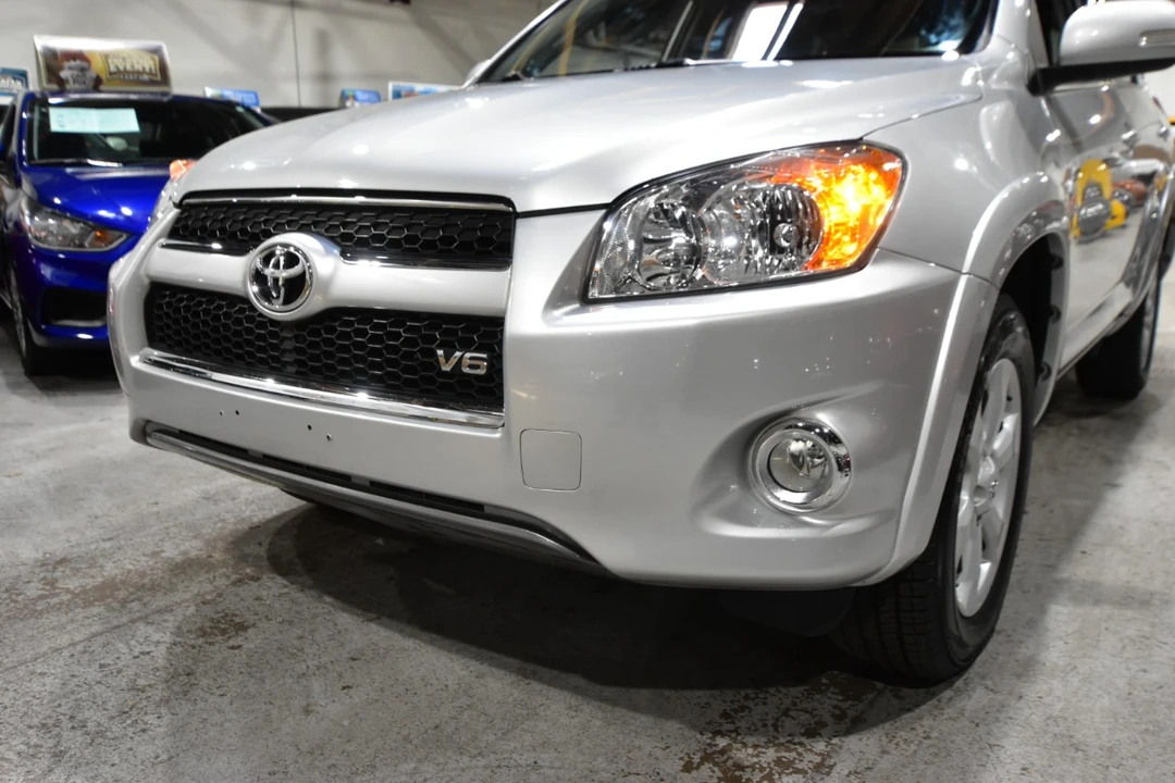 2011 Toyota RAV4 3rd Gen - Image 5 of 12