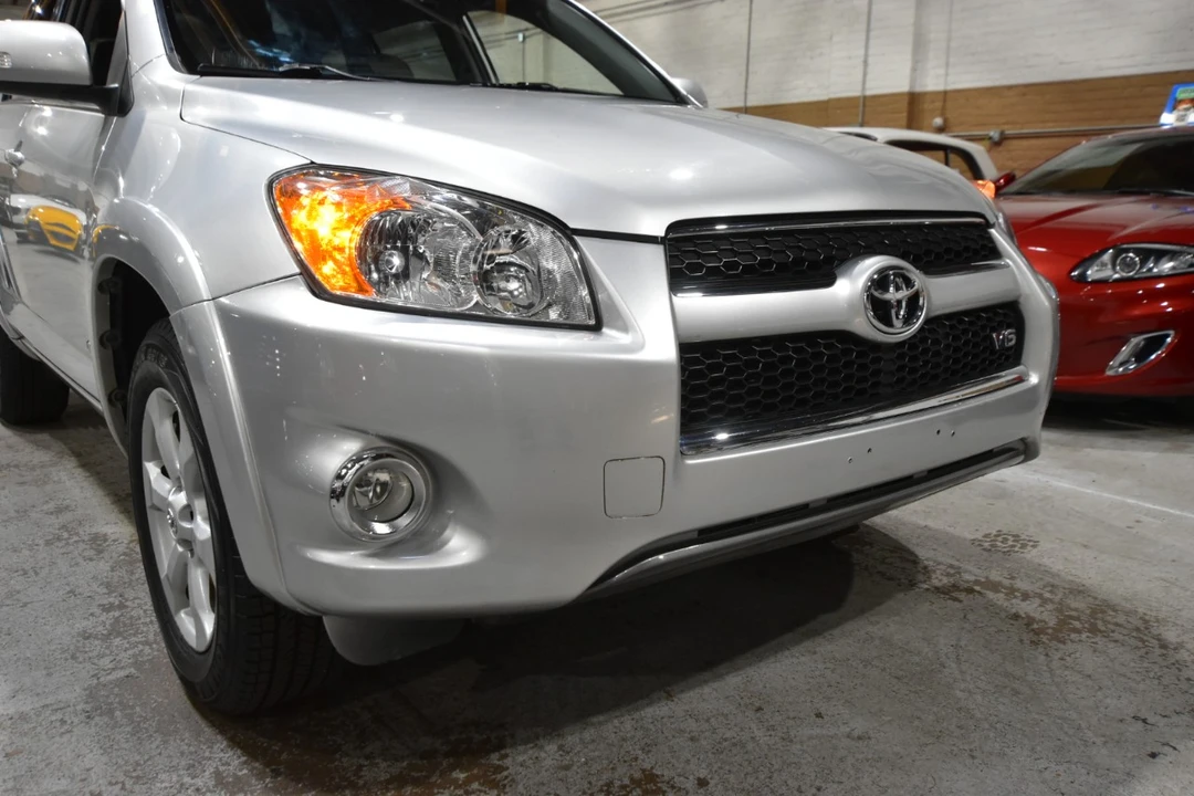 2011 Toyota RAV4 3rd Gen - Image 4 of 12