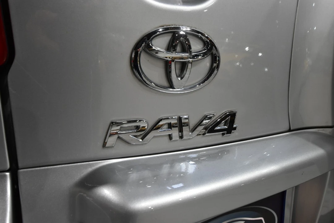 2011 Toyota RAV4 3rd Gen - Image 10 of 12