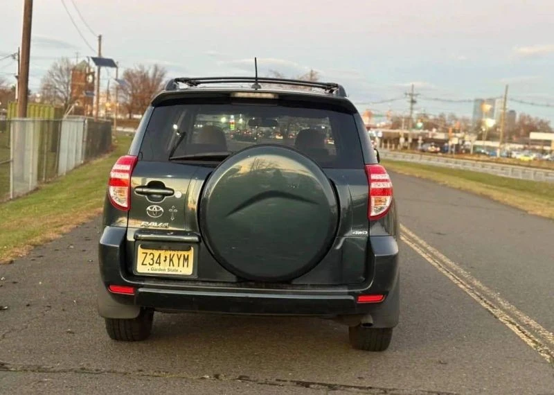 2011 Toyota RAV4 3rd Gen - Image 5 of 12