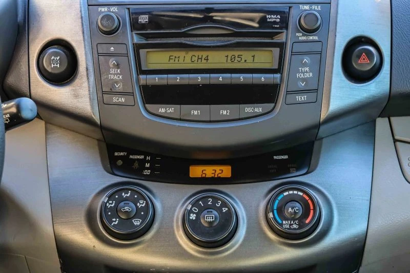 2011 Toyota RAV4 3rd Gen - Image 11 of 12