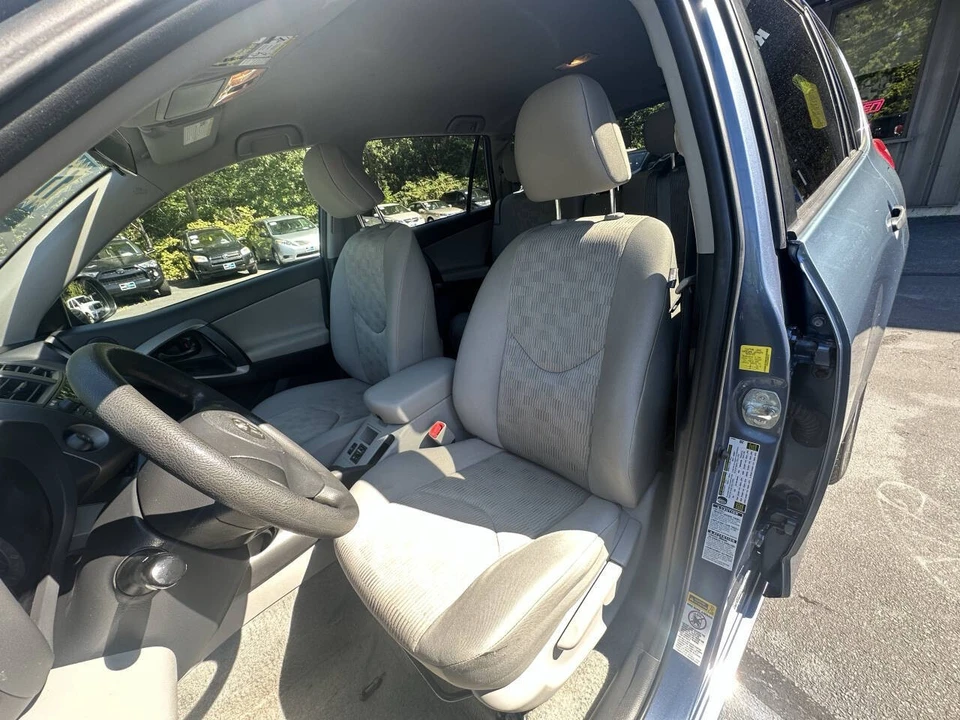 2011 Toyota RAV4 3rd Gen - Image 10 of 21