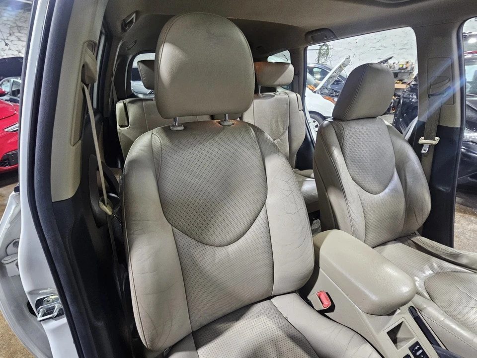 2011 Toyota RAV4 3rd Gen - Image 18 of 21