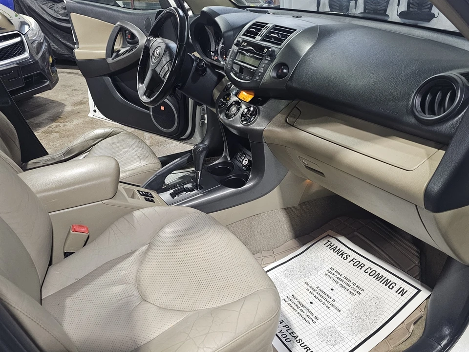 2011 Toyota RAV4 3rd Gen - Image 15 of 21