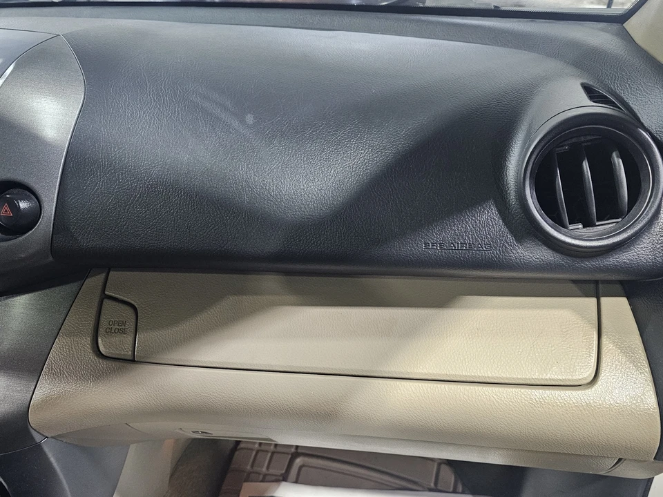 2011 Toyota RAV4 3rd Gen - Image 16 of 21