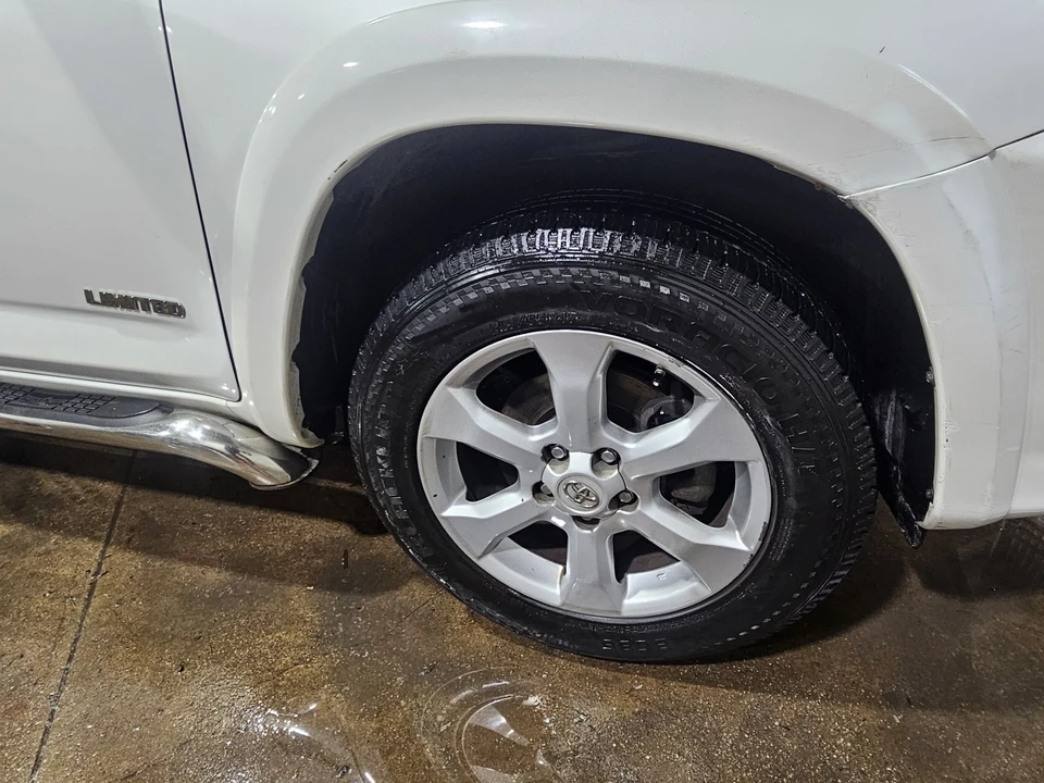 2011 Toyota RAV4 3rd Gen - Image 4 of 21