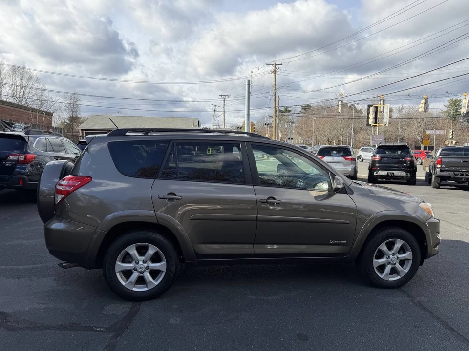 2011 Toyota RAV4 3rd Gen - Image 11 of 21