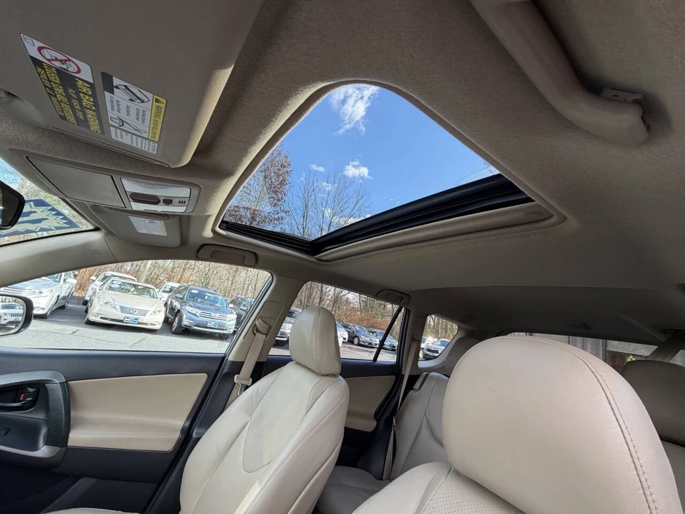 2011 Toyota RAV4 3rd Gen - Image 17 of 21