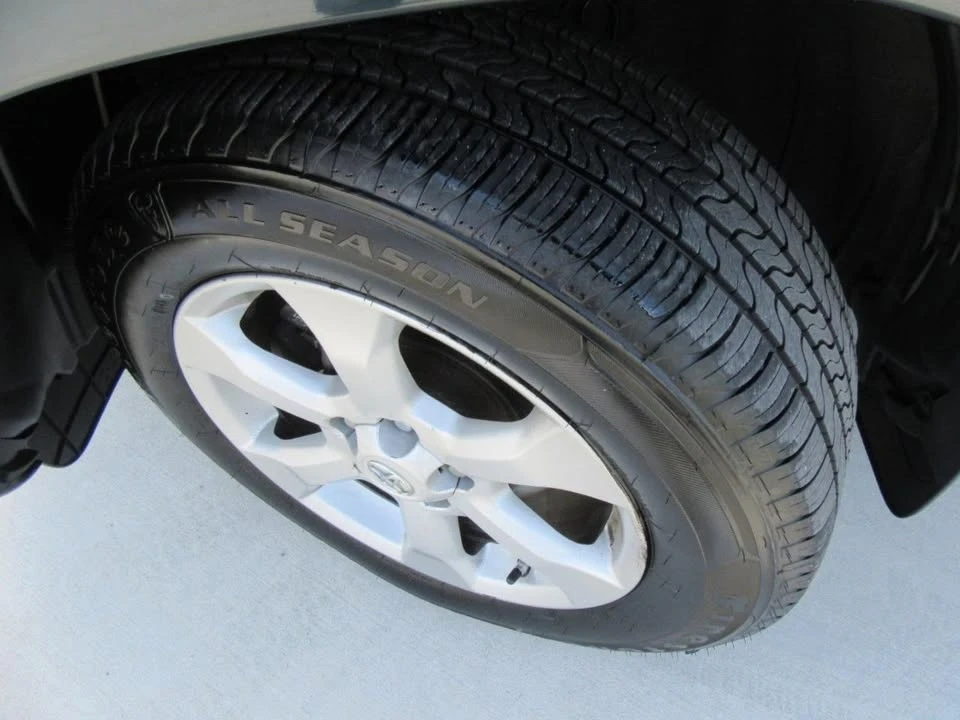2011 Toyota RAV4 3rd Gen - Image 10 of 20