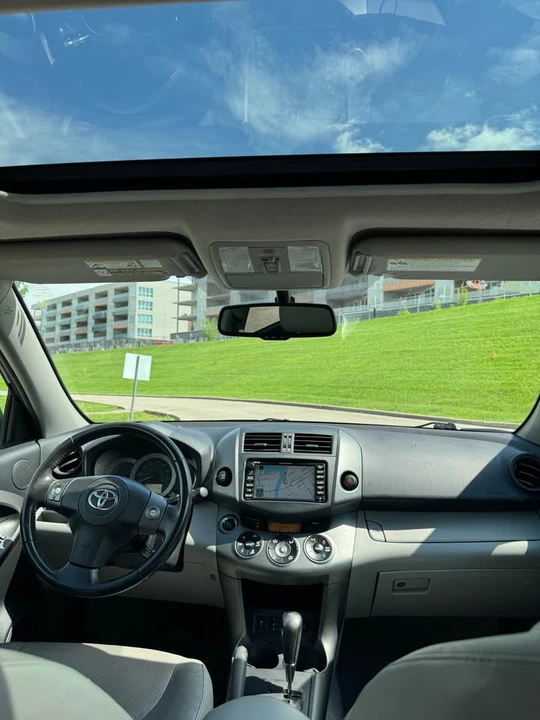 2011 Toyota RAV4 3rd Gen - Image 11 of 12