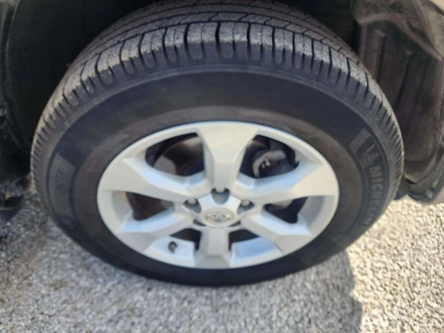 2011 Toyota RAV4 3rd Gen - Image 14 of 21