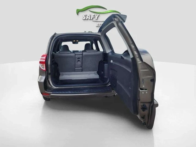 2011 Toyota RAV4 3rd Gen - Image 11 of 21