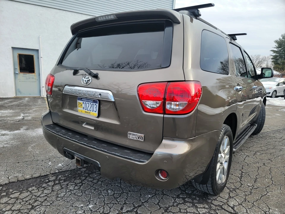 2011 Toyota Sequoia 2nd Gen - Image 5 of 20