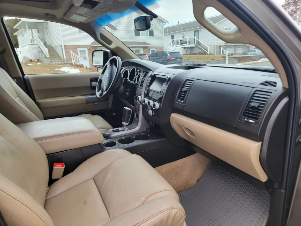 2011 Toyota Sequoia 2nd Gen - Image 17 of 20