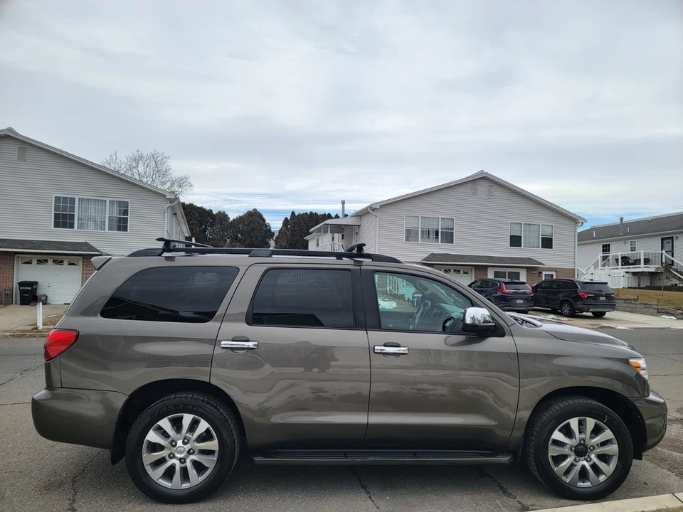 2011 Toyota Sequoia 2nd Gen - Image 15 of 20
