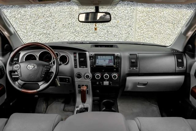 2011 Toyota Sequoia 2nd Gen - Image 16 of 21