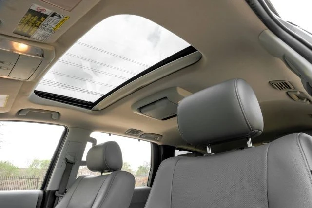 2011 Toyota Sequoia 2nd Gen - Image 5 of 21