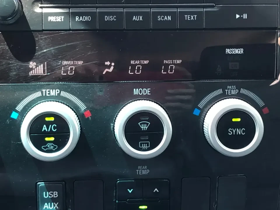 2011 Toyota Sequoia 2nd Gen - Image 14 of 20