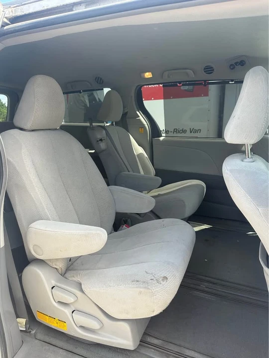 2011 Toyota Sienna 3rd Gen - Image 8 of 20
