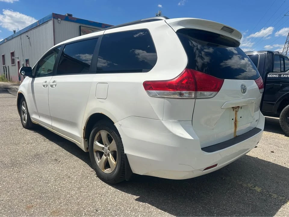 2011 Toyota Sienna 3rd Gen - Image 4 of 20