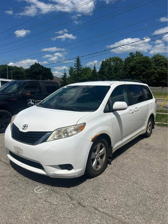 2011 Toyota Sienna 3rd Gen - Image 3 of 20