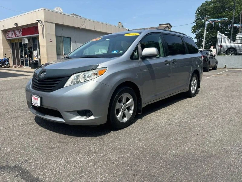 2011 Toyota Sienna 3rd Gen - Image 3 of 12