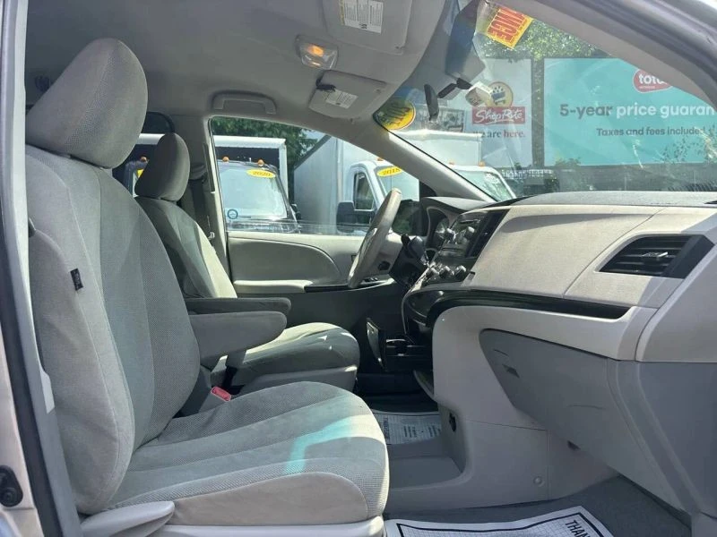 2011 Toyota Sienna 3rd Gen - Image 8 of 12
