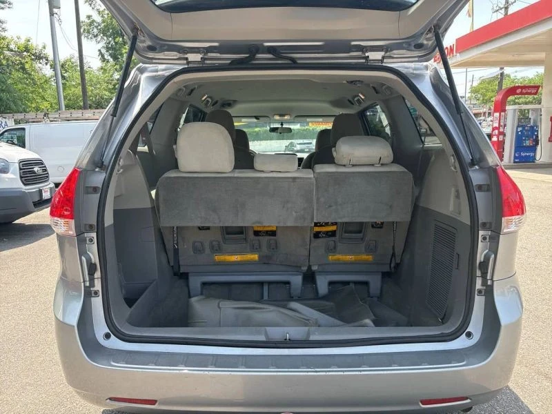 2011 Toyota Sienna 3rd Gen - Image 11 of 12