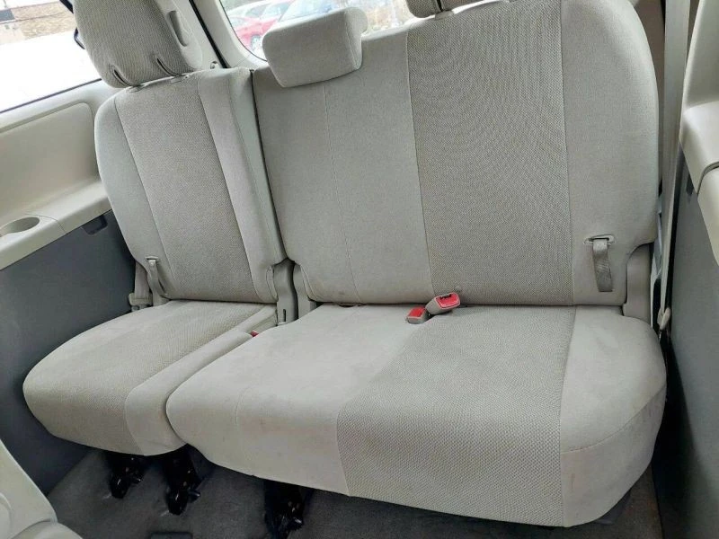 2011 Toyota Sienna 2nd Gen - Image 6 of 12