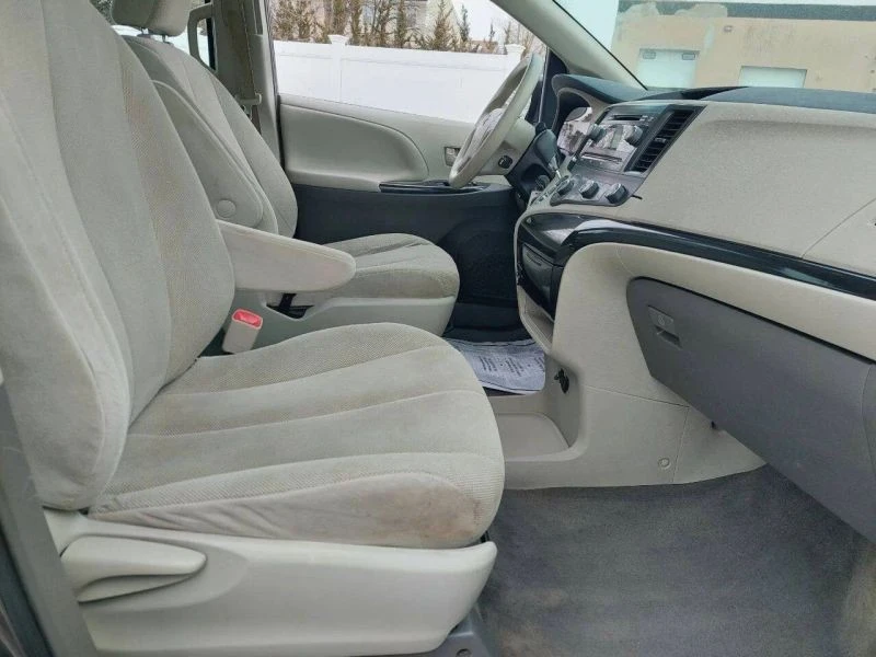 2011 Toyota Sienna 2nd Gen - Image 4 of 12