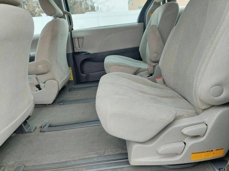 2011 Toyota Sienna 2nd Gen - Image 11 of 12