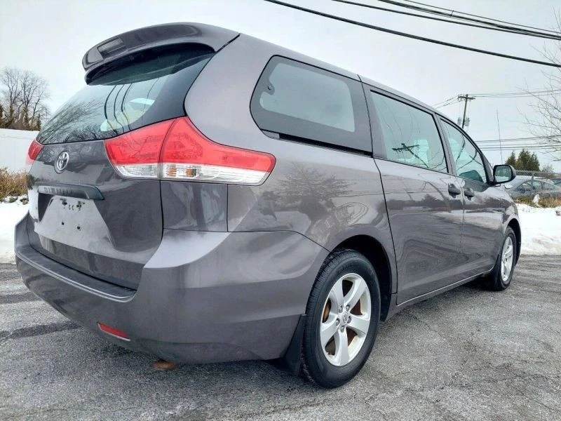2011 Toyota Sienna 2nd Gen - Image 10 of 12