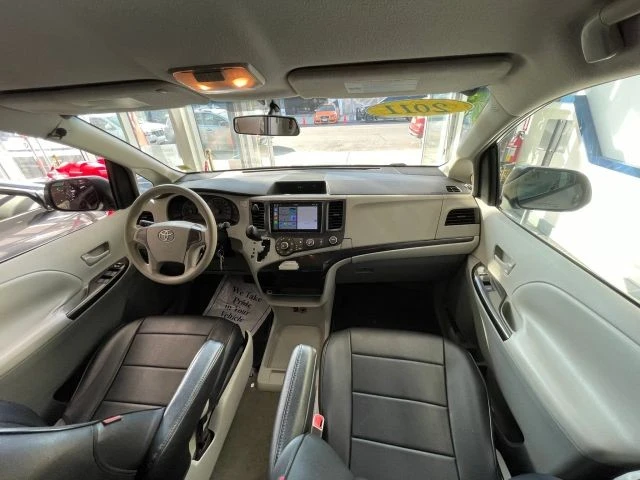 2011 Toyota Sienna 3rd Gen - Image 20 of 28
