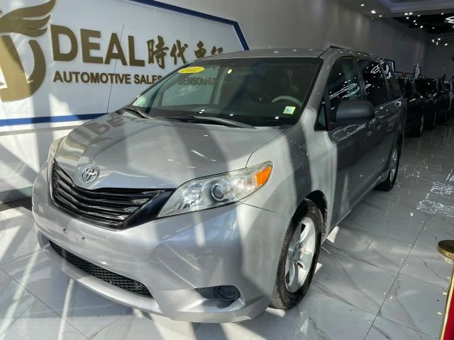 2011 Toyota Sienna 3rd Gen - Image 3 of 28