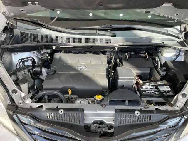 2011 Toyota Sienna 3rd Gen - Image 27 of 28