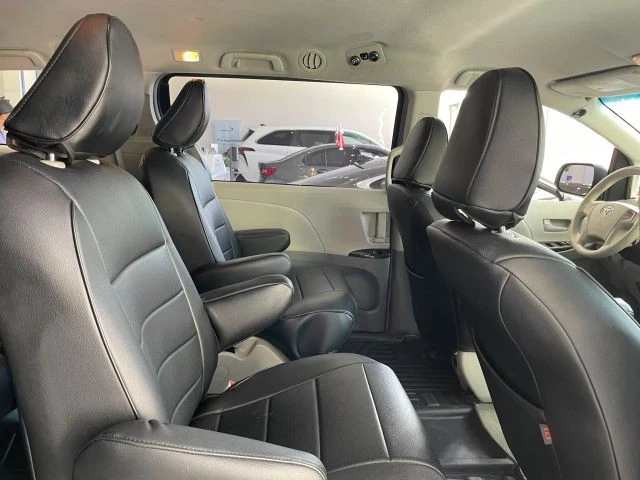 2011 Toyota Sienna 3rd Gen - Image 19 of 28