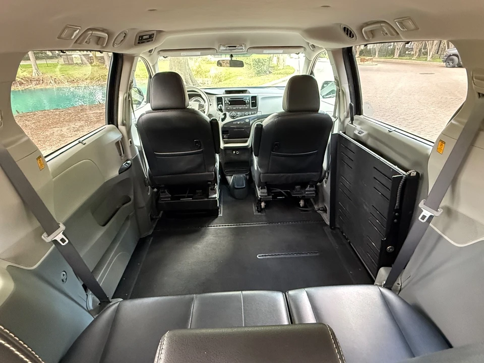 2011 Toyota Sienna 3rd Gen - Image 17 of 24