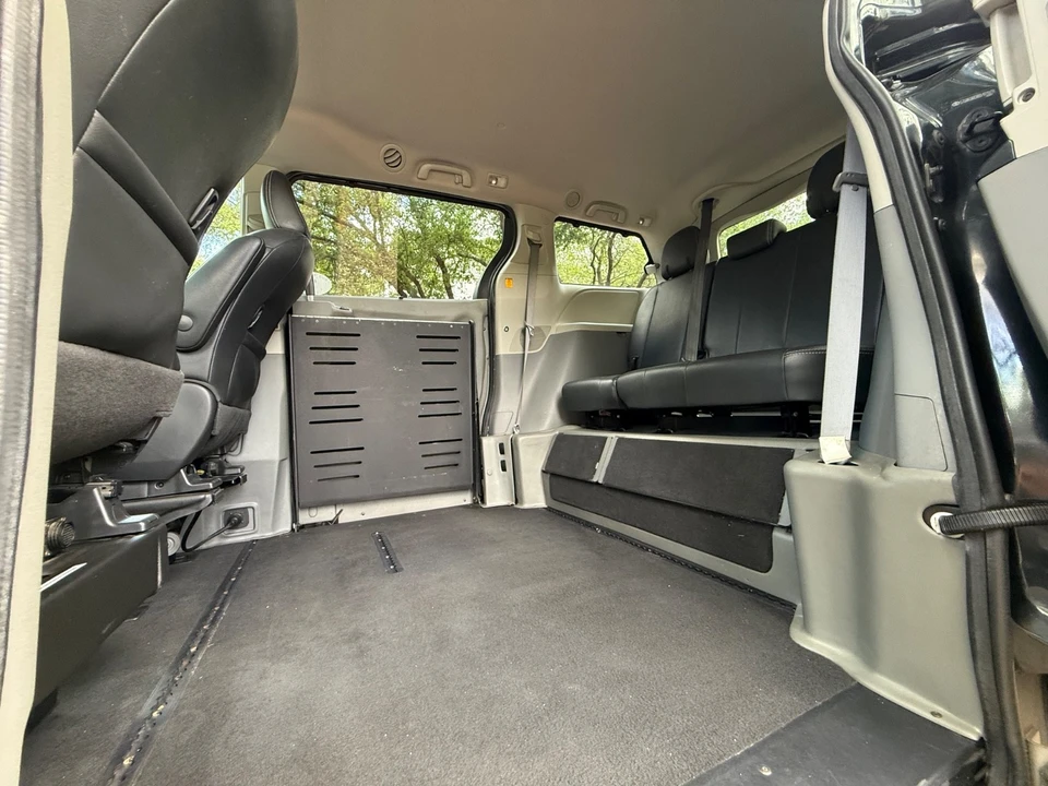 2011 Toyota Sienna 3rd Gen - Image 18 of 24