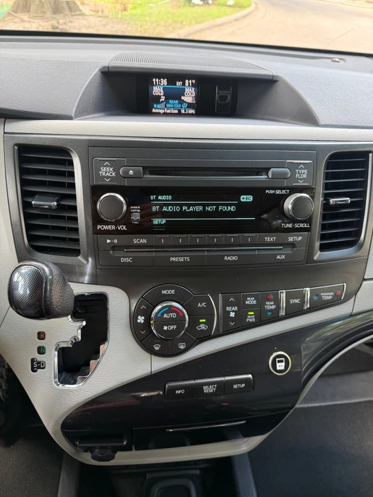 2011 Toyota Sienna 3rd Gen - Image 21 of 24