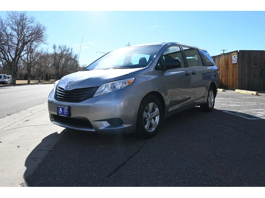 2011 Toyota Sienna 3rd Gen - Image 10 of 12